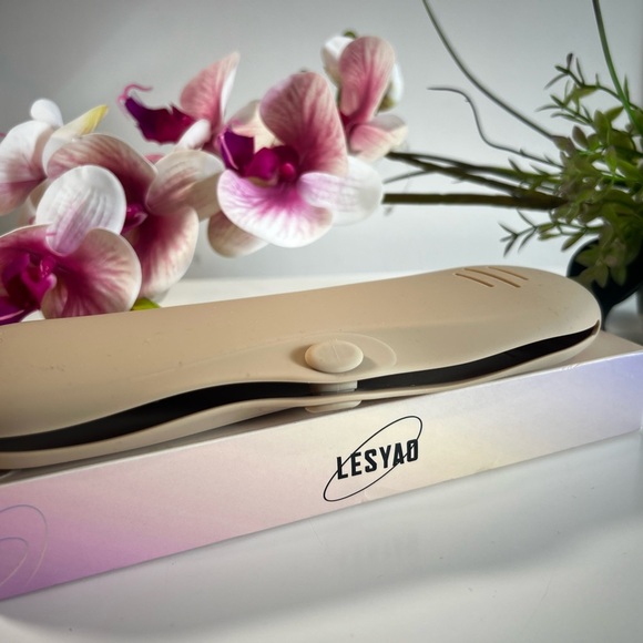 TRAVEL MAKE-UP BRUSH ORGANIZER Silicone Makeup Brush Holder - Picture 8 of 9